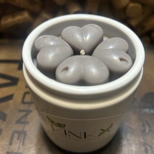 narcissist- vibrant blend of peach & raspberry. Notes of rose, patchouli, sandalwood & musk